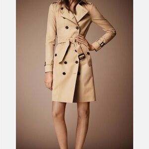 BURBERRY 
The Sandringham Long Trench Coat